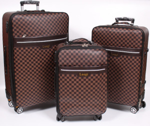 AA9 Чемодан на колесах